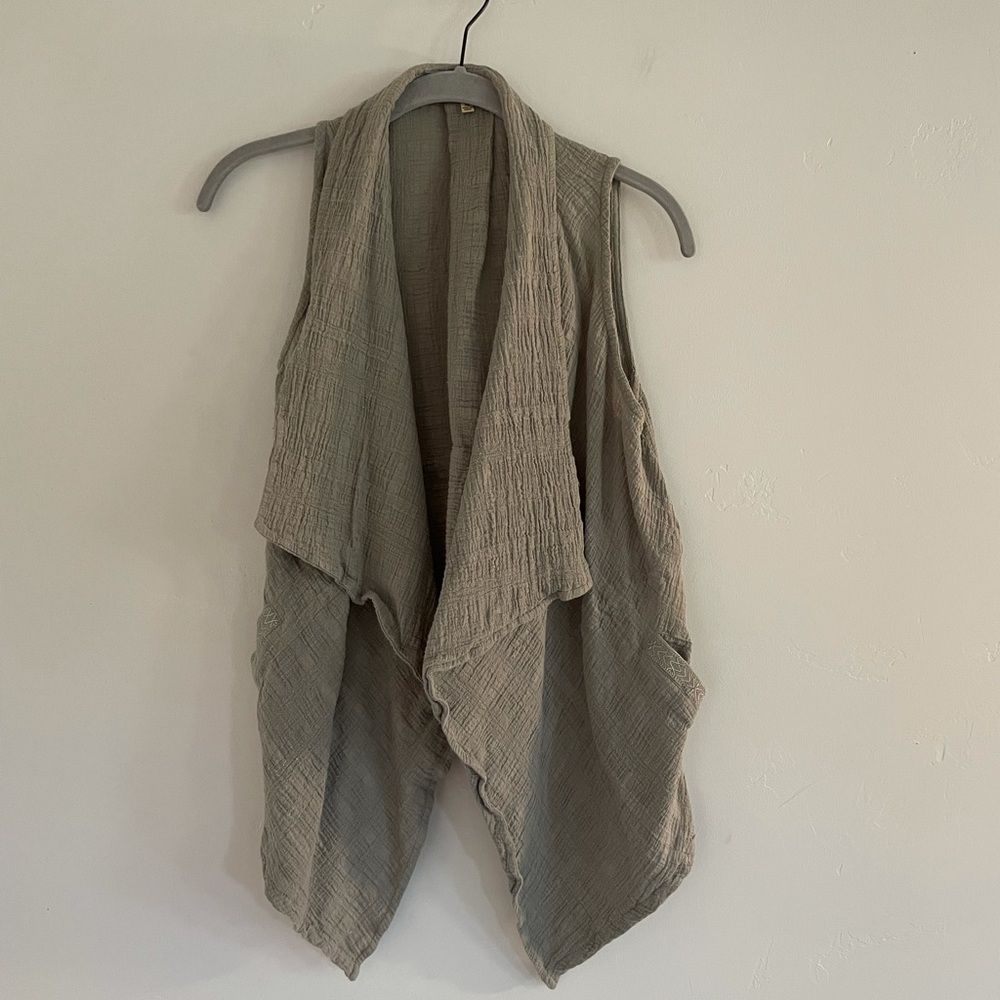 Democracy Drape Front Collared Vest Sz M